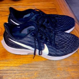 GUC Nike Pegasus 36 black/white women’s 10